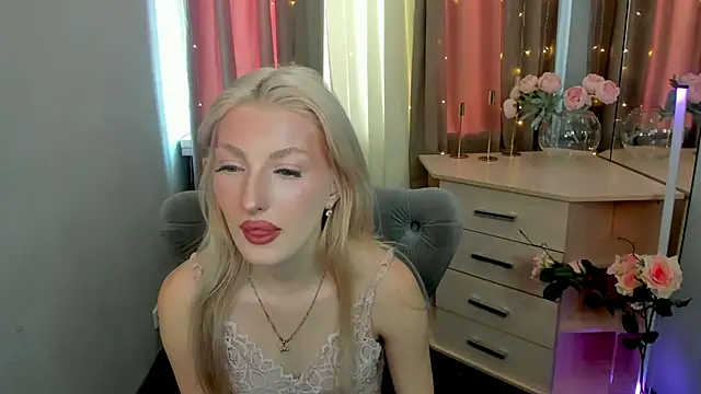 Sarrah blush online show from September 9, 8:25 am