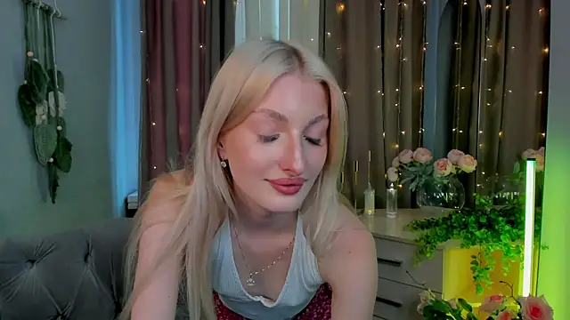 Sarrah blush online show from September 15, 2:17 pm