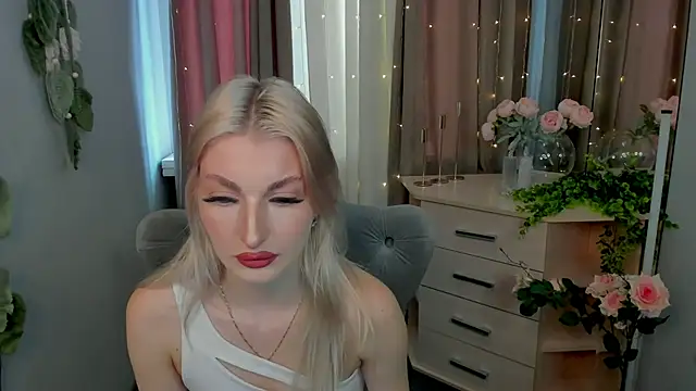 Sarrah blush online show from September 17, 8:16 am