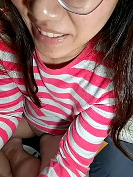 Snapshot of hihiakiko chatting on February 11, 2:55 pm hihiakiko online show from February 11, 2:55 pm