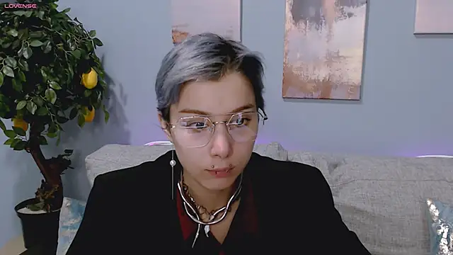 SophieAsh online show from September 30, 7:02 am