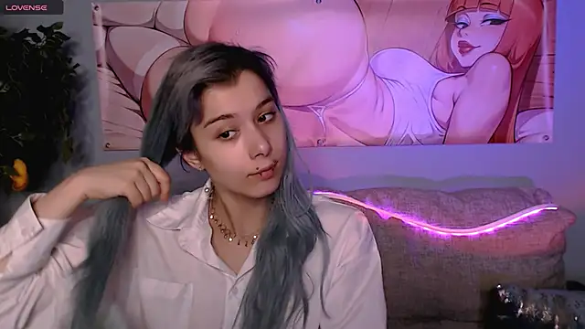 SophieAsh online show from October 5, 8:34 am