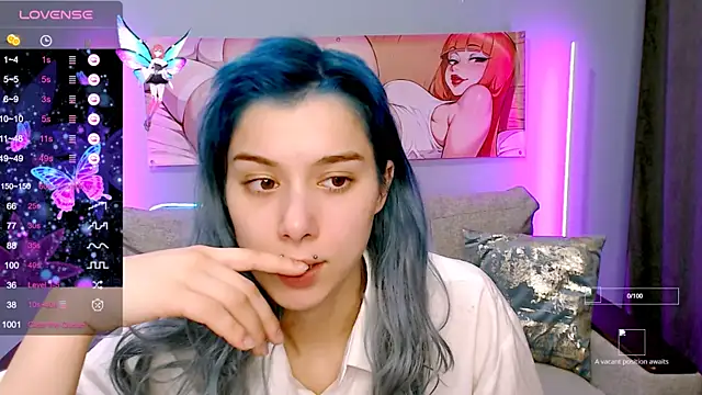 SophieAsh online show from October 21, 8:04 am