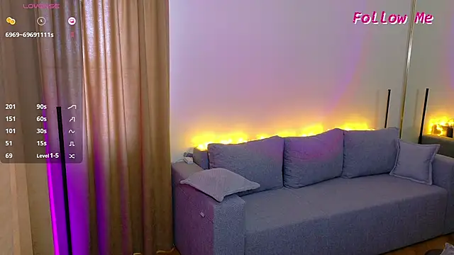 LightKisss online show from November 3, 9:54 am