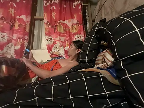 Snapshot of asya_chris chatting on January 6, 10:41 am asya chris online show from January 6, 10:41 am