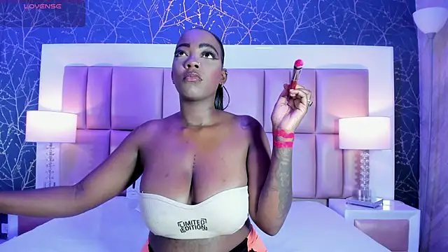 ReinaMiah online show from October 11, 3:50 am