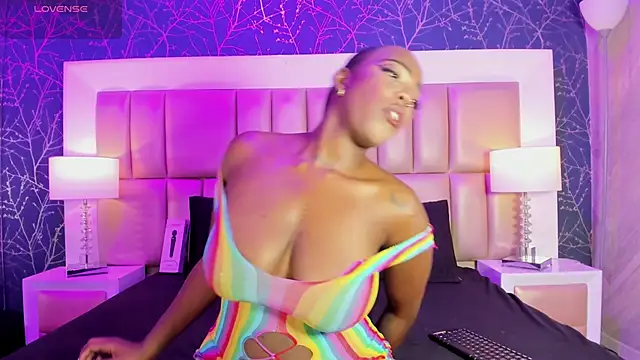 ReinaMiah online show from October 16, 3:40 am