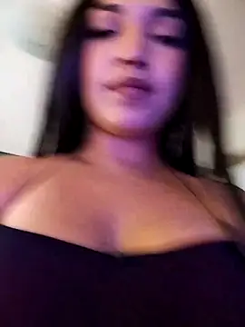 FallsForHerSmile online show from March 23, 4:55 pm