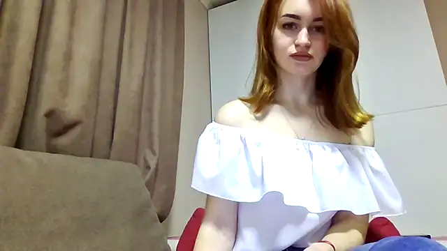 Snapshot of Requellia chatting on October 31, 9:49 pm Requellia online show from October 31, 9:49 pm