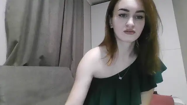 Snapshot of Requellia chatting on November 7, 2:39 pm Requellia online show from November 7, 2:39 pm