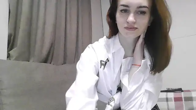 Snapshot of Requellia chatting on December 15, 12:04 am Requellia online show from December 15, 12:04 am