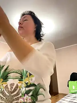 Kiravix online show from December 19, 8:32 am