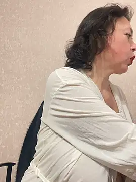 Kiravix online show from March 13, 6:36 pm