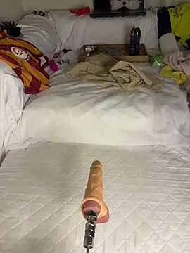 Ozge-SluttyScream69 online show from December 22, 11:02 pm