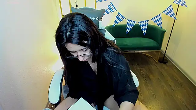 meomeee online show from September 16, 4:30 pm