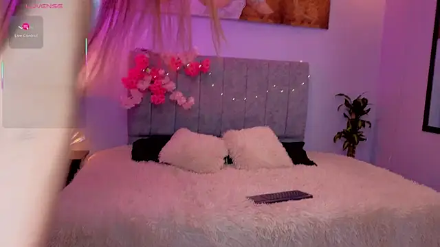 antonellastar24  online show from September 22, 8:33 pm