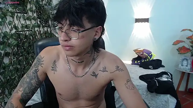 derekfly online show from September 12, 8:31 pm
