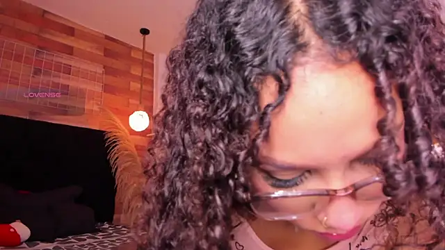 Snapshot of Emily_brown04 chatting on September 23, 12:08 pm Emily brown04 online show from September 23, 12:08 pm