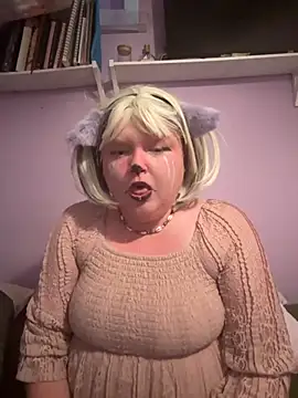 KadiSparkle online show from November 1, 1:07 am