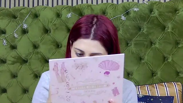 LunaHart online show from December 18, 4:13 pm