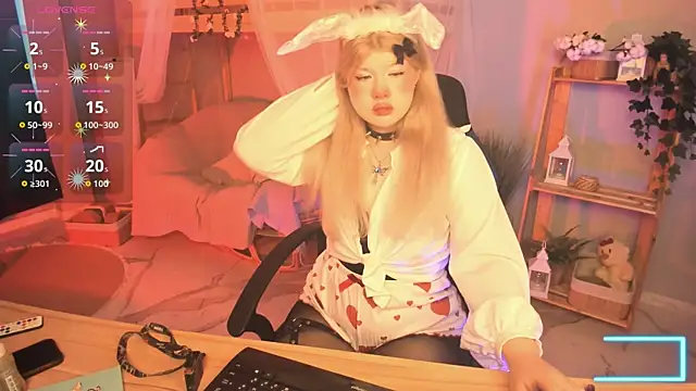 Snapshot of LilithNelson chatting on September 21, 9:44 am LilithNelson online show from September 21, 9:44 am