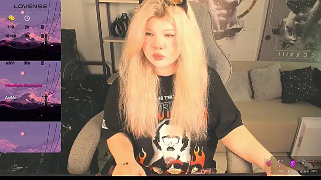 Snapshot of LilithNelson chatting on October 22, 5:45 pm LilithNelson online show from October 22, 5:45 pm