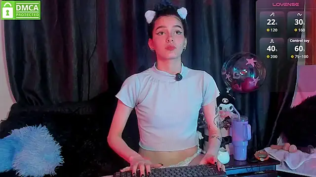 Snapshot of Bluedarkelf888 chatting on October 7, 11:02 pm Bluedarkelf888 online show from October 7, 11:02 pm