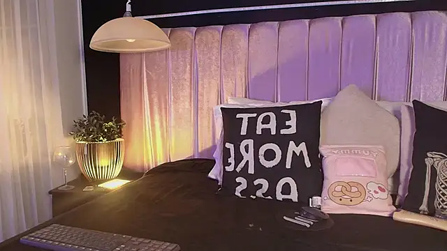 Dannyaa  online show from October 4, 12:14 pm