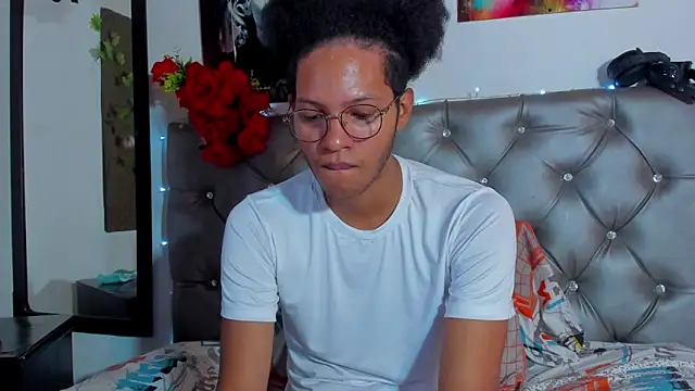 Snapshot of DEAMOL chatting on March 2, 1:18 pm DEAMOL online show from March 2, 1:18 pm