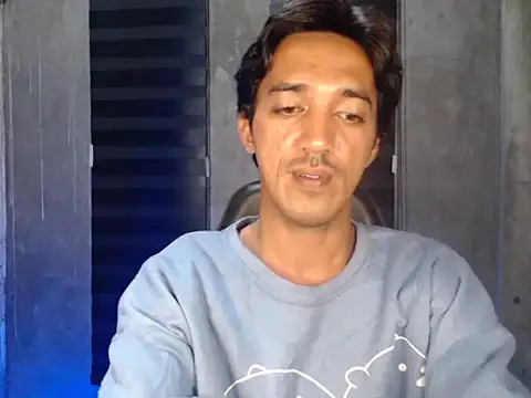 RowyCam online show from December 17, 2:34 pm