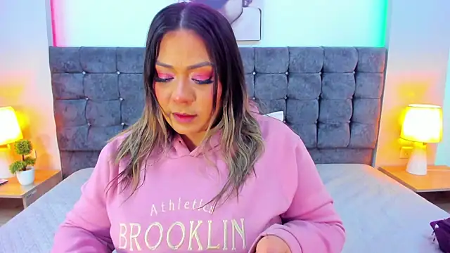 isabella horney  online show from January 10, 6:09 pm