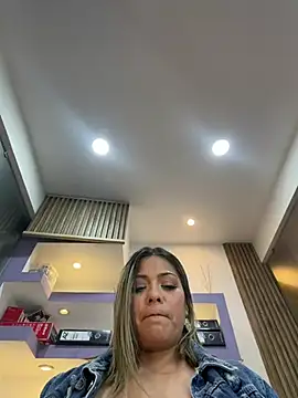 isabella horney  online show from July 24, 11:47 pm