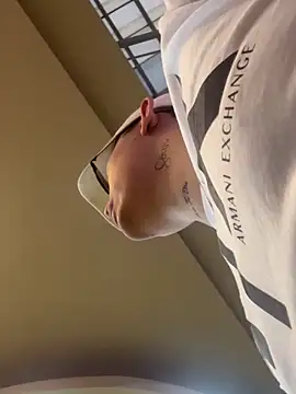 Kurtxxx22 online show from December 17, 10:49 pm