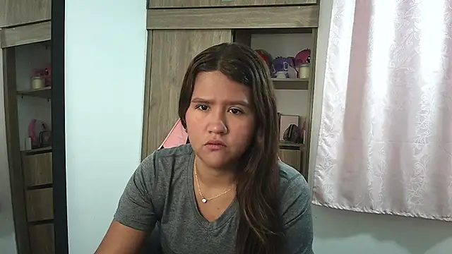 Snapshot of Oliviawatson1 chatting on September 15, 12:05 pm Oliviawatson1 online show from September 15, 12:05 pm