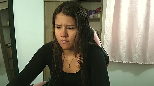 Snapshot of Oliviawatson1 chatting on October 4, 12:14 pm Oliviawatson1 online show from October 4, 12:14 pm