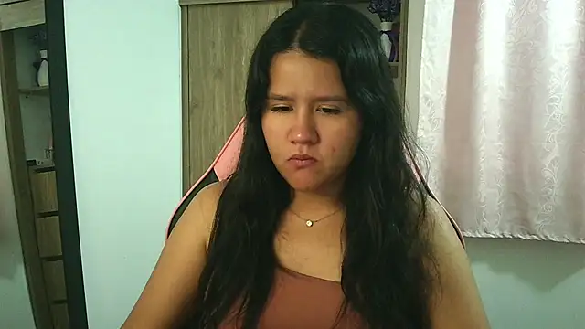 Snapshot of Oliviawatson1 chatting on November 26, 1:01 pm Oliviawatson1 online show from November 26, 1:01 pm