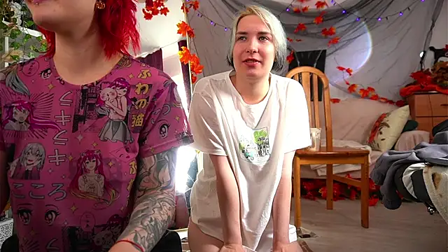 Snapshot of Sova173 chatting on October 4, 9:29 am Sova173 online show from October 4, 9:29 am