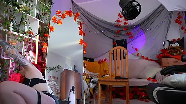 Snapshot of Sova173 chatting on October 7, 11:29 am Sova173 online show from October 7, 11:29 am