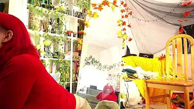 Snapshot of Sova173 chatting on October 8, 8:45 am Sova173 online show from October 8, 8:45 am