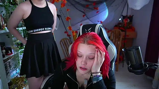 Snapshot of Sova173 chatting on October 14, 10:27 am Sova173 online show from October 14, 10:27 am