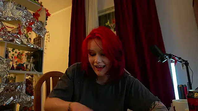 Snapshot of Sova173 chatting on November 28, 10:12 pm Sova173 online show from November 28, 10:12 pm