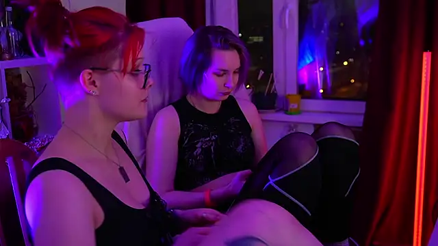 Snapshot of Sova173 chatting on December 15, 4:33 pm Sova173 online show from December 15, 4:33 pm