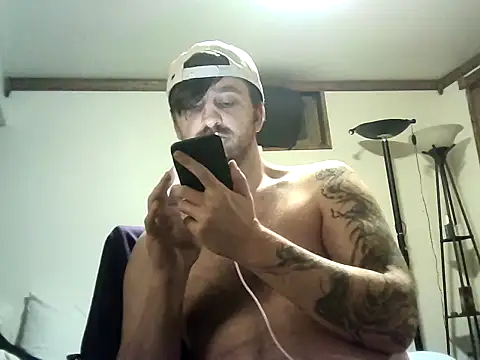 WyattL96 online show from April 24, 9:34 am