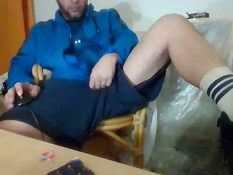 Snapshot of SmokedAlloy2 chatting on February 11, 8:47 pm SmokedAlloy2 online show from February 11, 8:47 pm