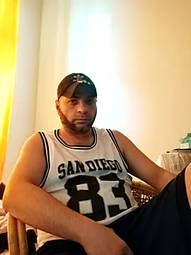 Snapshot of SmokedAlloy2 chatting on February 15, 2:25 pm SmokedAlloy2 online show from February 15, 2:25 pm