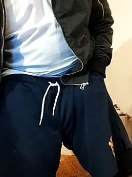 Snapshot of SmokedAlloy2 chatting on March 1, 6:21 pm SmokedAlloy2 online show from March 1, 6:21 pm