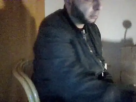 Snapshot of SmokedAlloy2 chatting on March 4, 4:07 am SmokedAlloy2 online show from March 4, 4:07 am