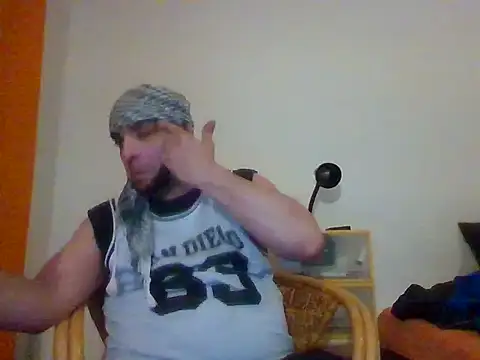 Snapshot of SmokedAlloy2 chatting on March 5, 12:17 am SmokedAlloy2 online show from March 5, 12:17 am