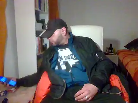 Snapshot of SmokedAlloy2 chatting on March 22, 11:19 pm SmokedAlloy2 online show from March 22, 11:19 pm