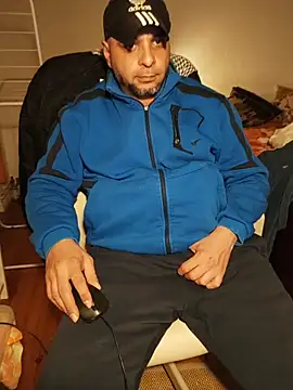 Snapshot of SmokedAlloy2 chatting on March 27, 7:35 pm SmokedAlloy2 online show from March 27, 7:35 pm